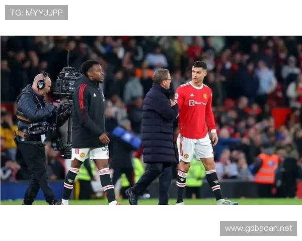 奥尔莫高位压迫参与的战术作用解析